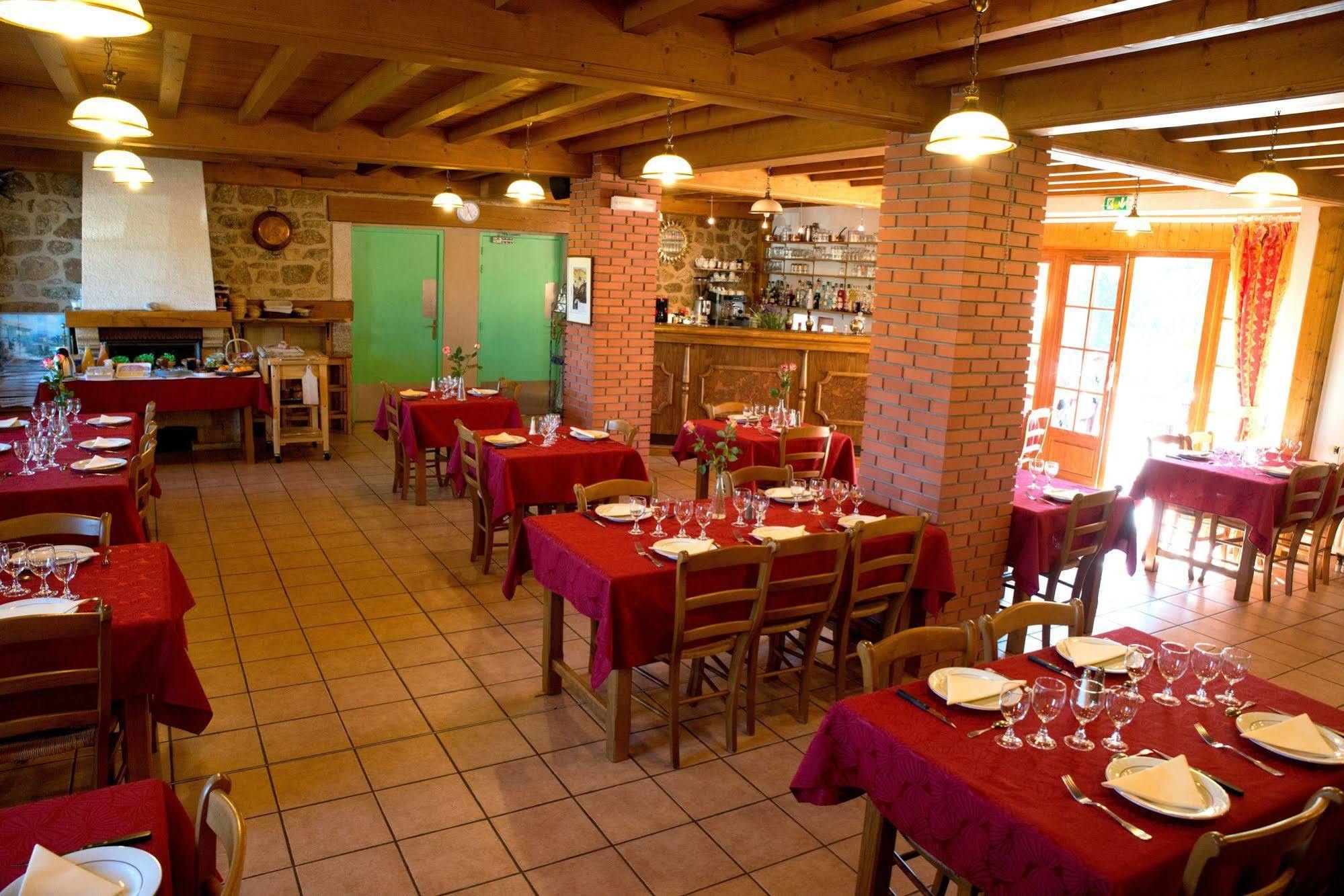 Hotel Domaine De La Plagnette Les Salles Esterno foto